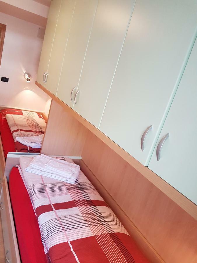 Casa Paola Apartment ปอซซาดิฟัซซา ภายนอก รูปภาพ